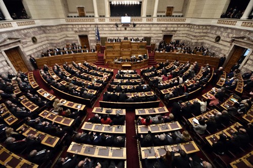Le Parlement grec adopte un budget 2016 "rude" - ảnh 1